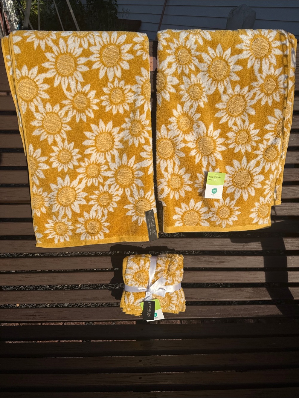 Rachel Zoe Yellow and White Sunflower Bath Towels Set